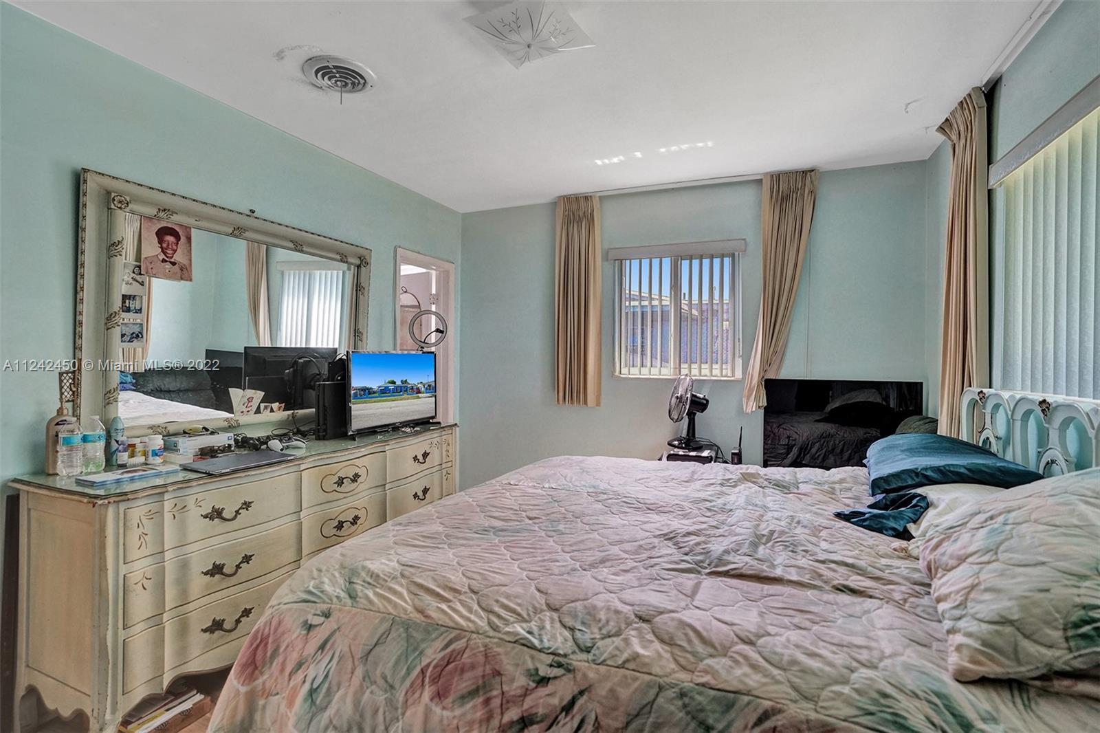 1350 NW 172nd St