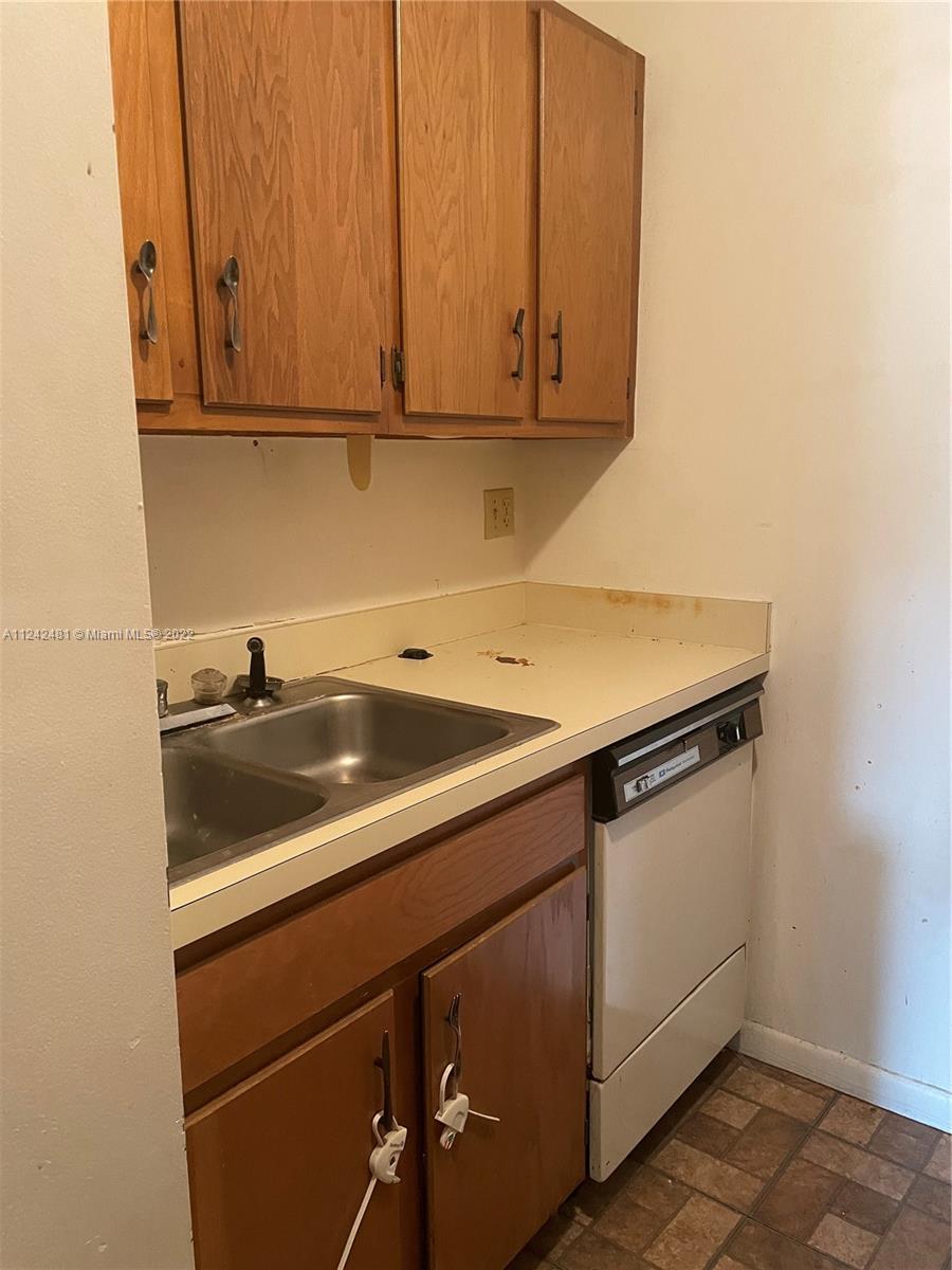 4147 NW 90th Ave Unit: 203