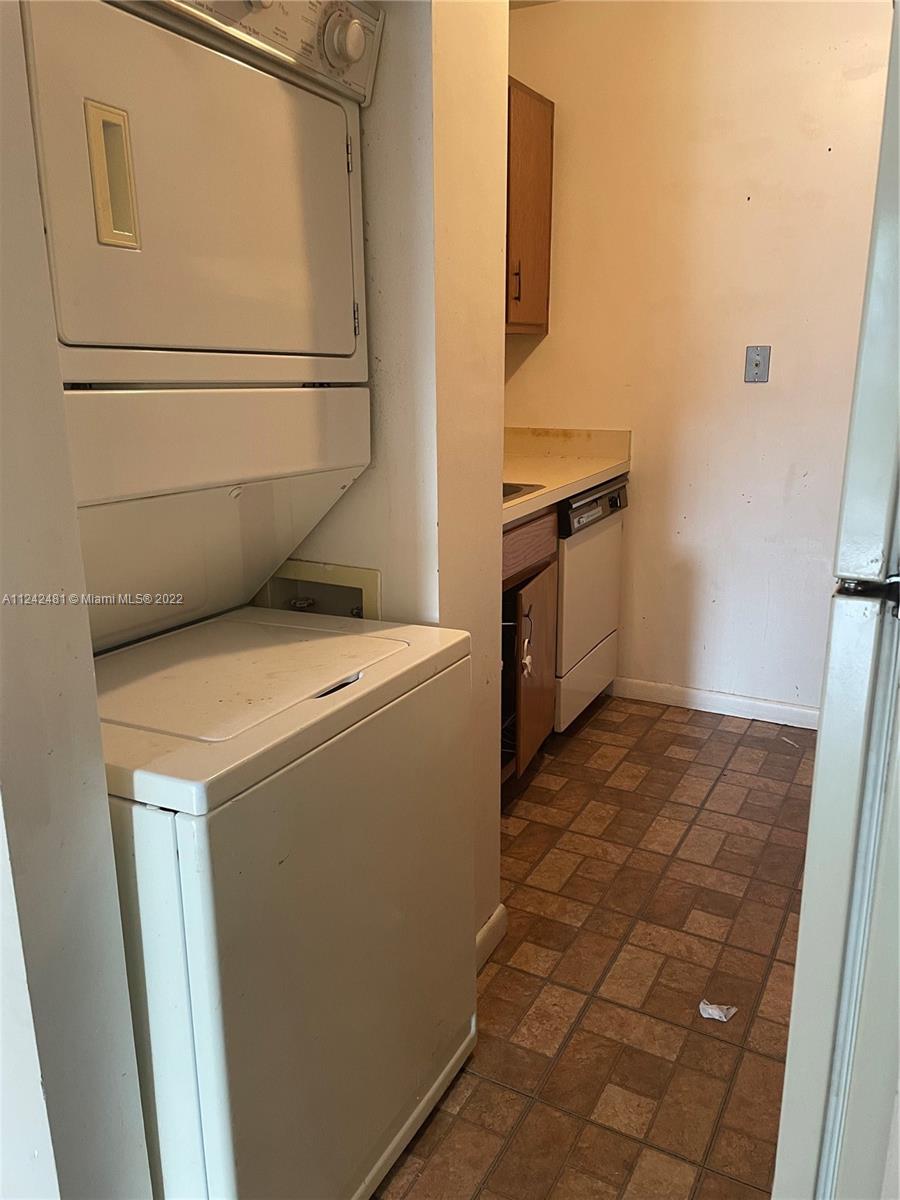 4147 NW 90th Ave Unit: 203