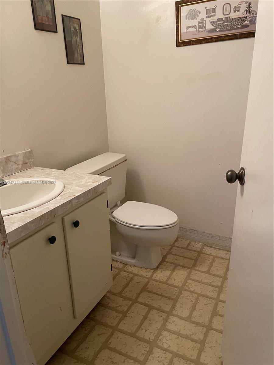 4147 NW 90th Ave Unit: 203
