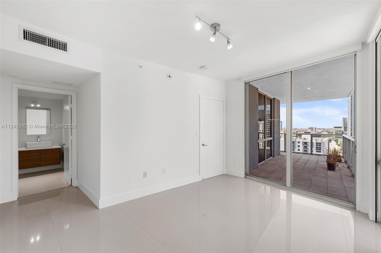 1010 SW 2nd Ave Unit: 1904