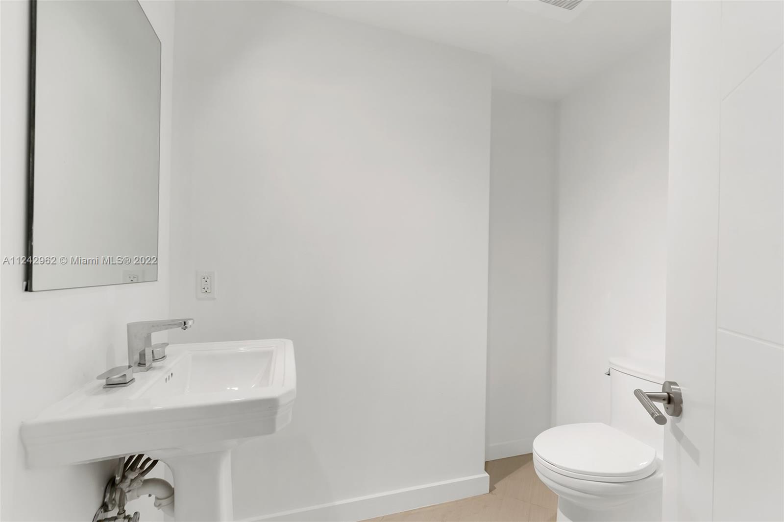 1010 SW 2nd Ave Unit: 1904