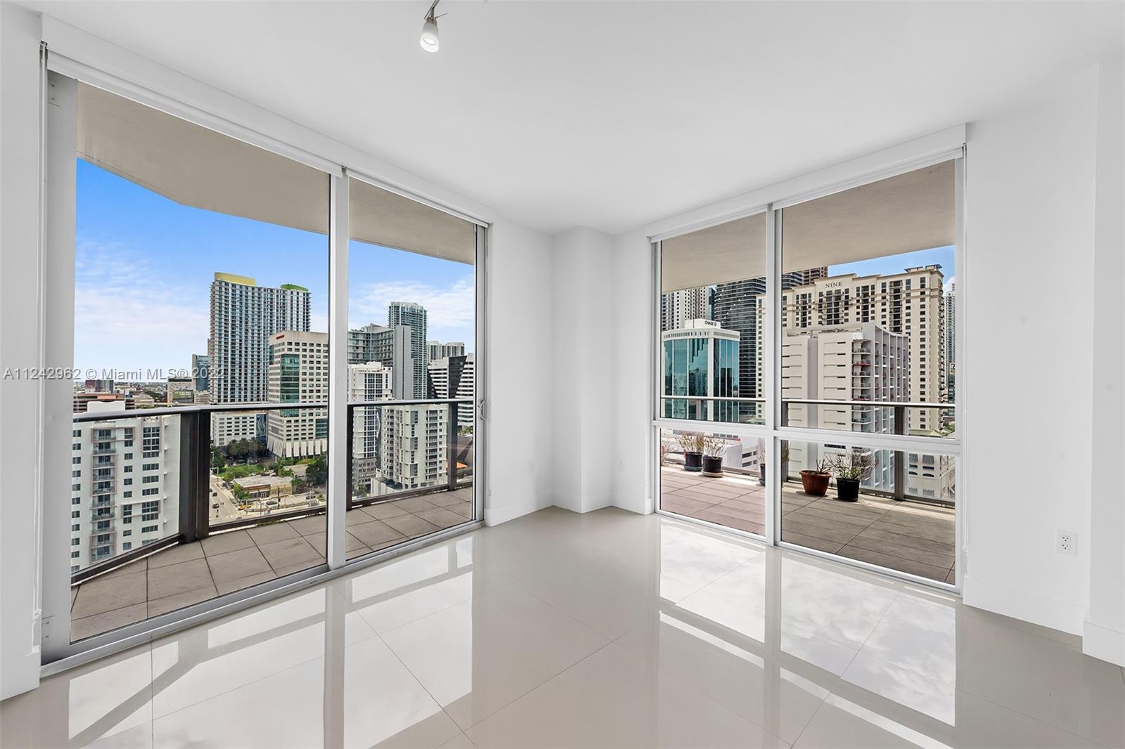 1010 SW 2nd Ave Unit: 1904