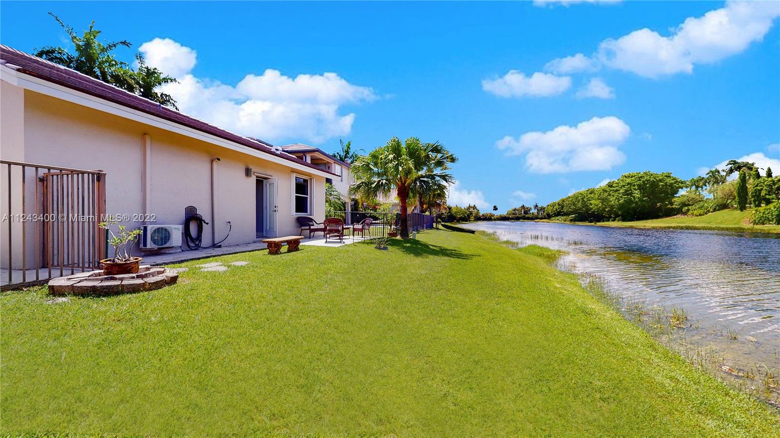 1136 Ginger Cir