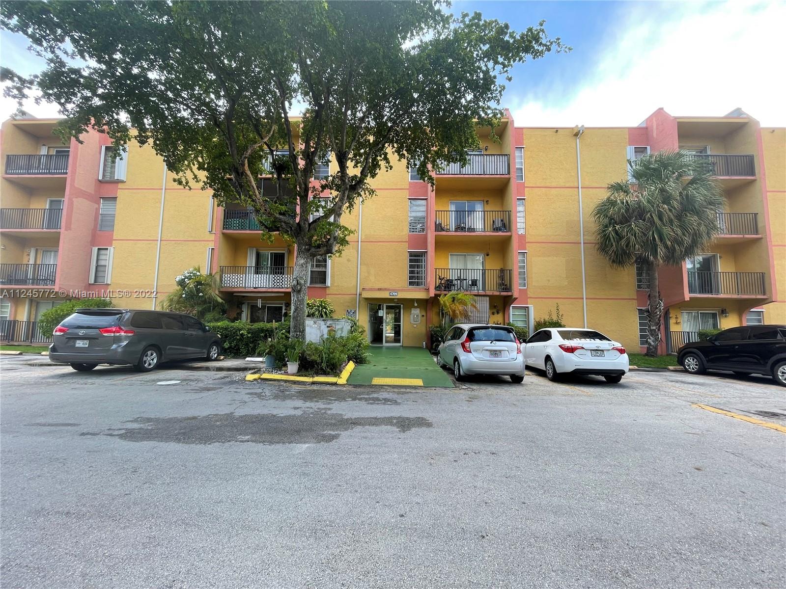 4709 NW 7th St Unit: 305-9