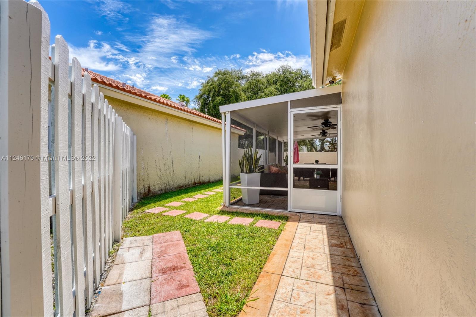 1055 NW 125th Ter