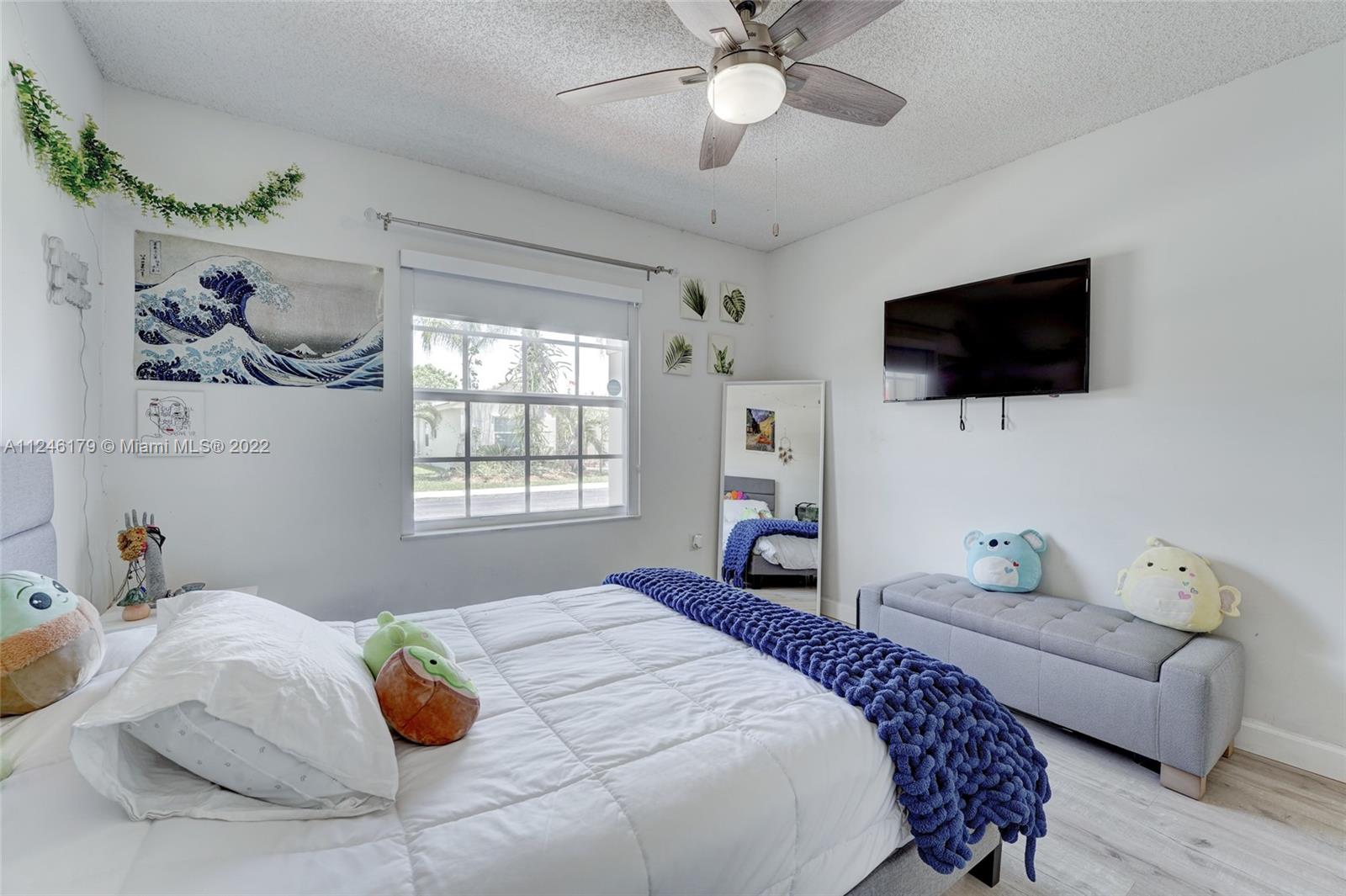 1055 NW 125th Ter