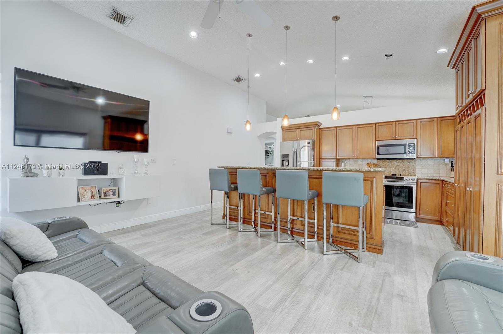 1055 NW 125th Ter