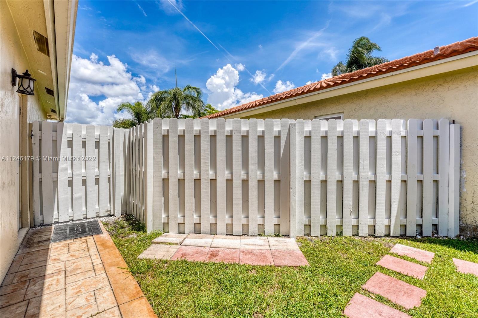 1055 NW 125th Ter