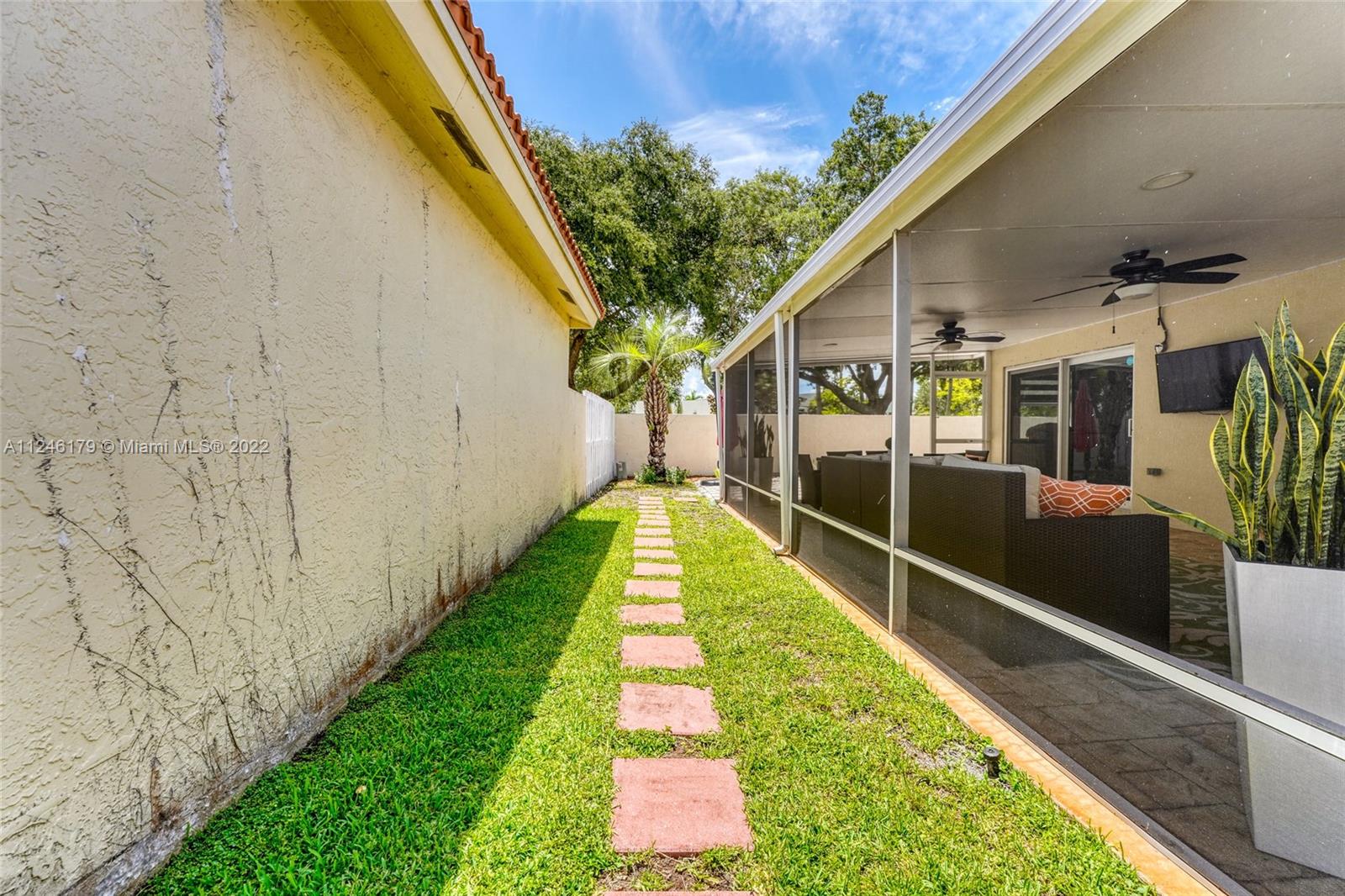 1055 NW 125th Ter