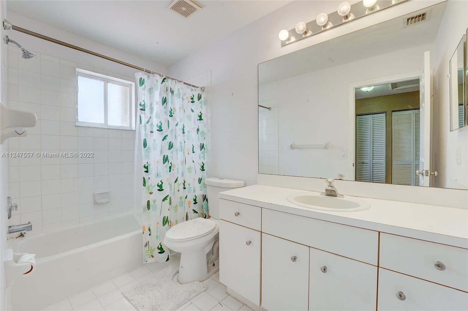 14732 Vista Luna Dr