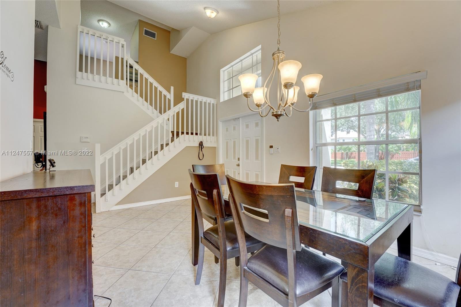 14732 Vista Luna Dr