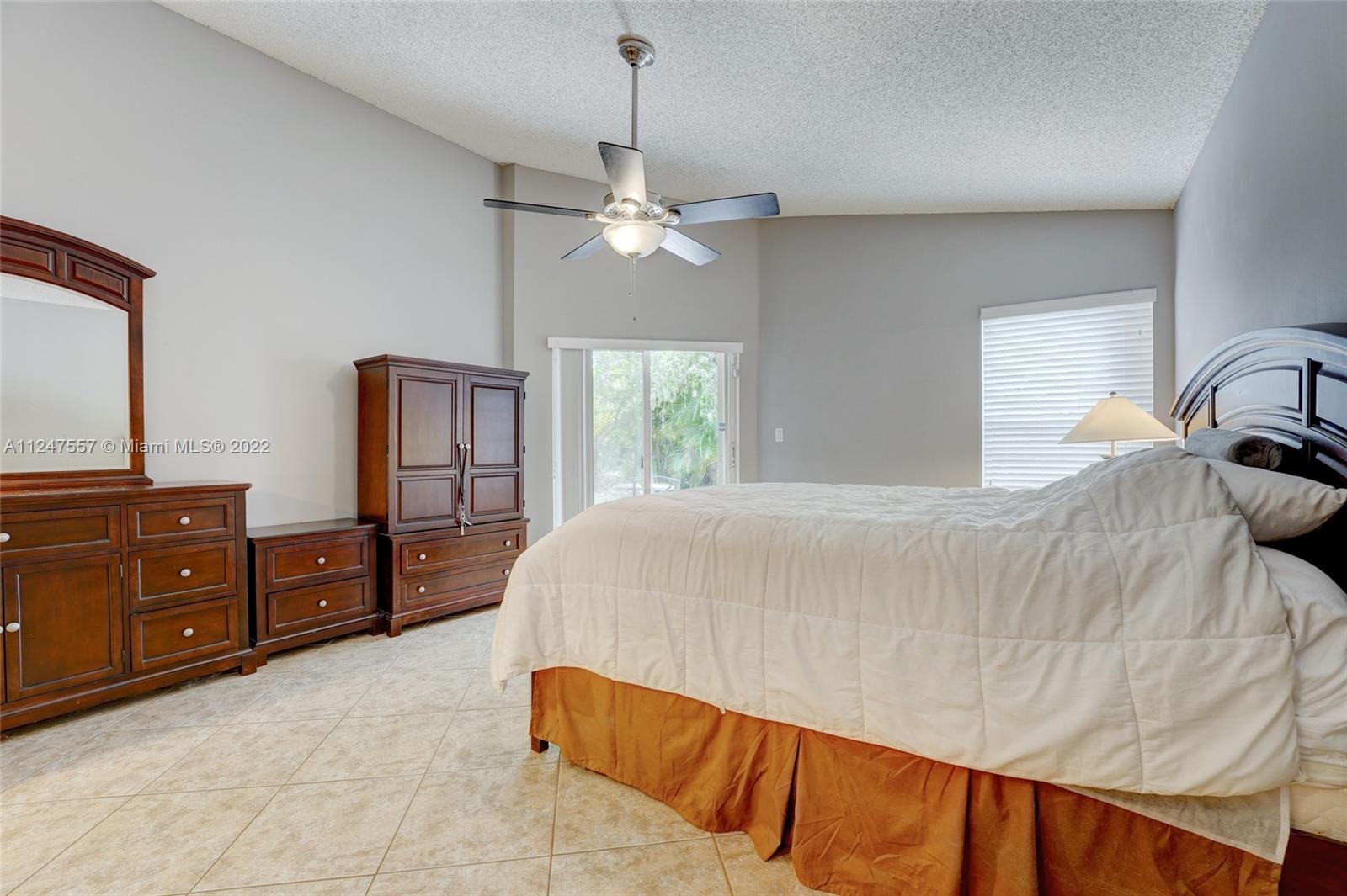 14732 Vista Luna Dr