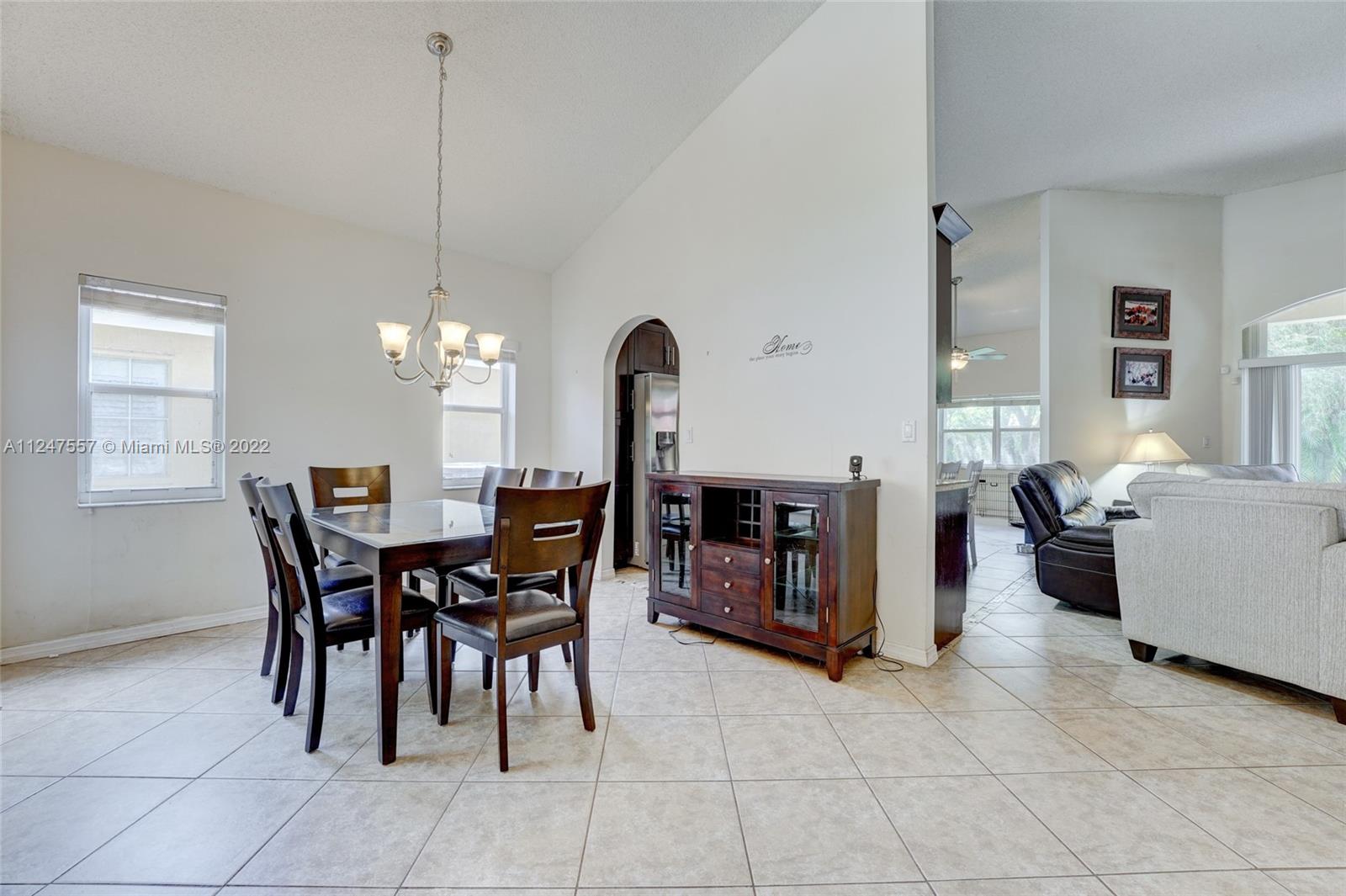 14732 Vista Luna Dr
