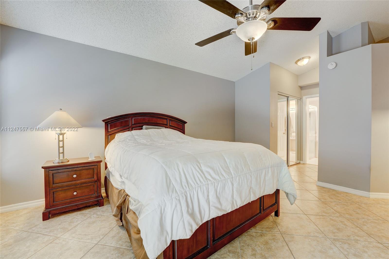 14732 Vista Luna Dr