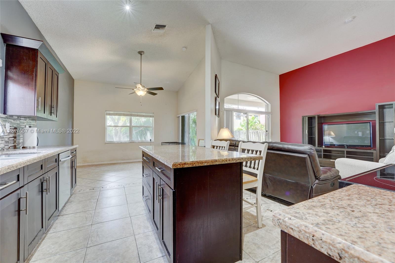 14732 Vista Luna Dr