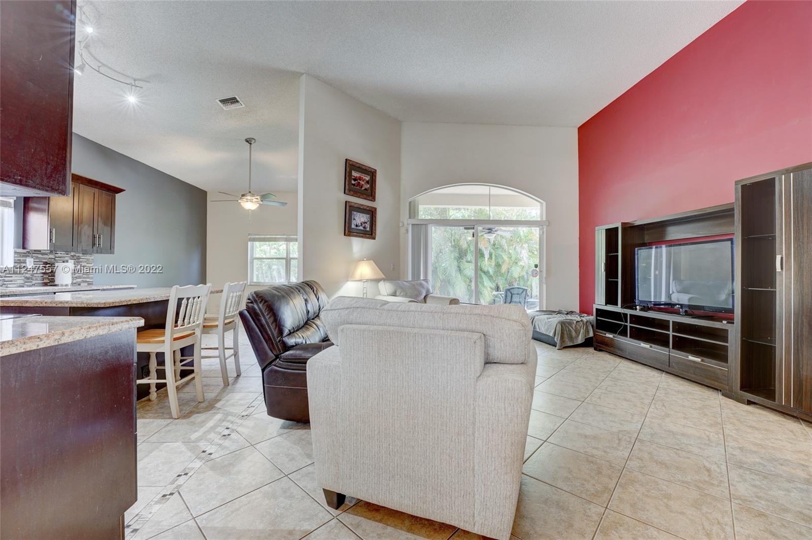 14732 Vista Luna Dr