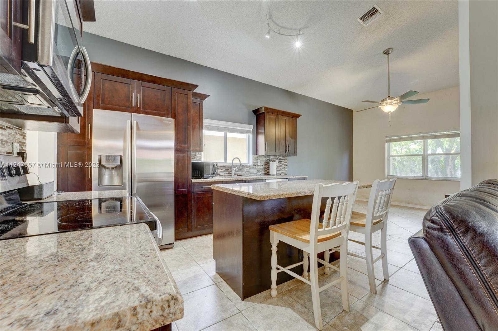 14732 Vista Luna Dr