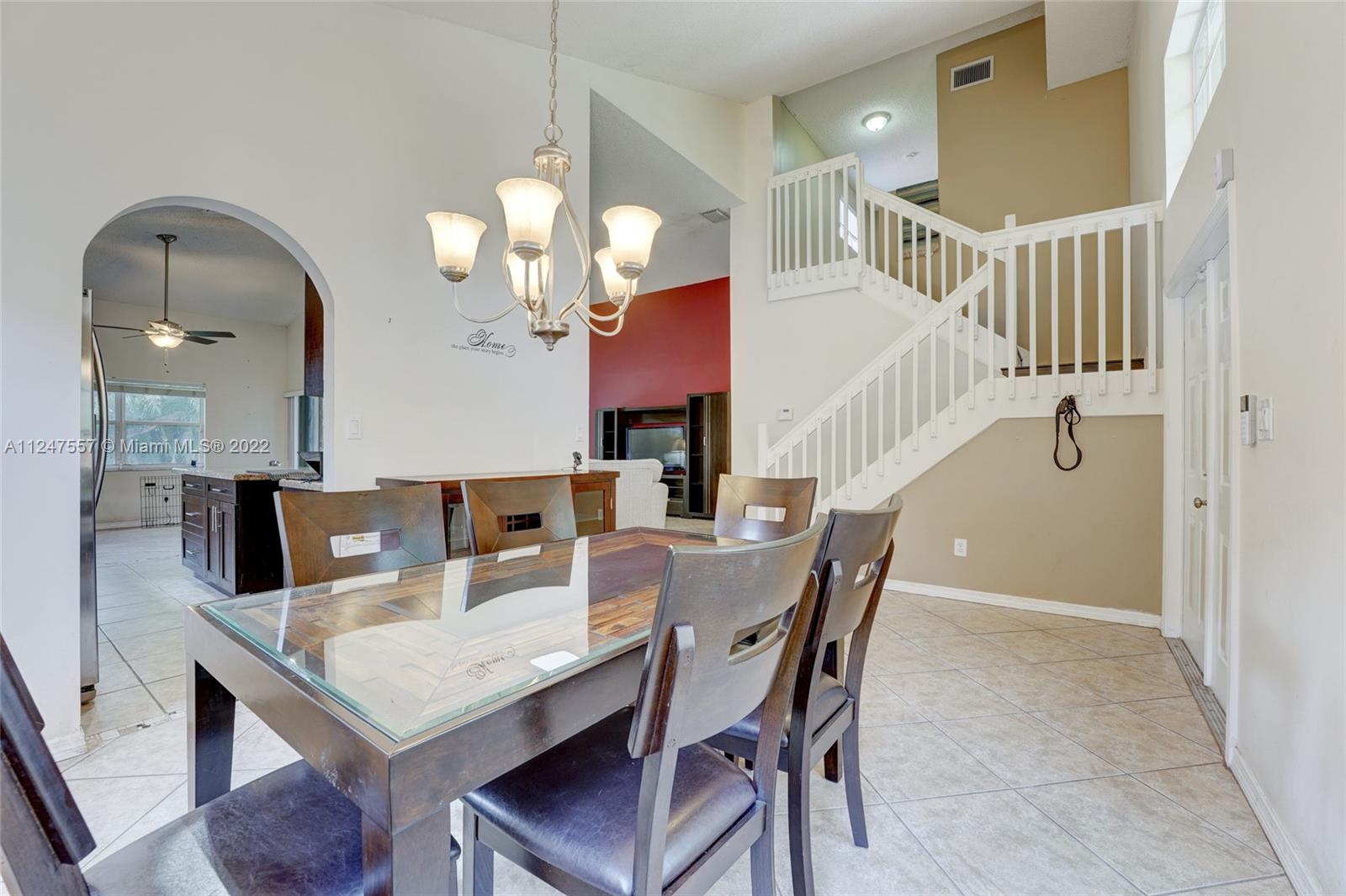 14732 Vista Luna Dr