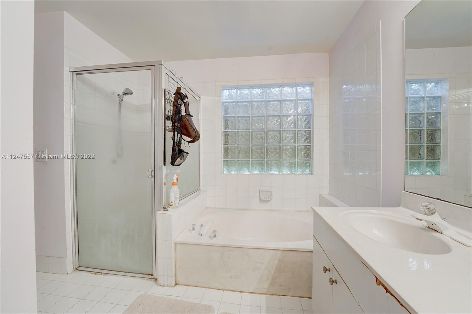 14732 Vista Luna Dr