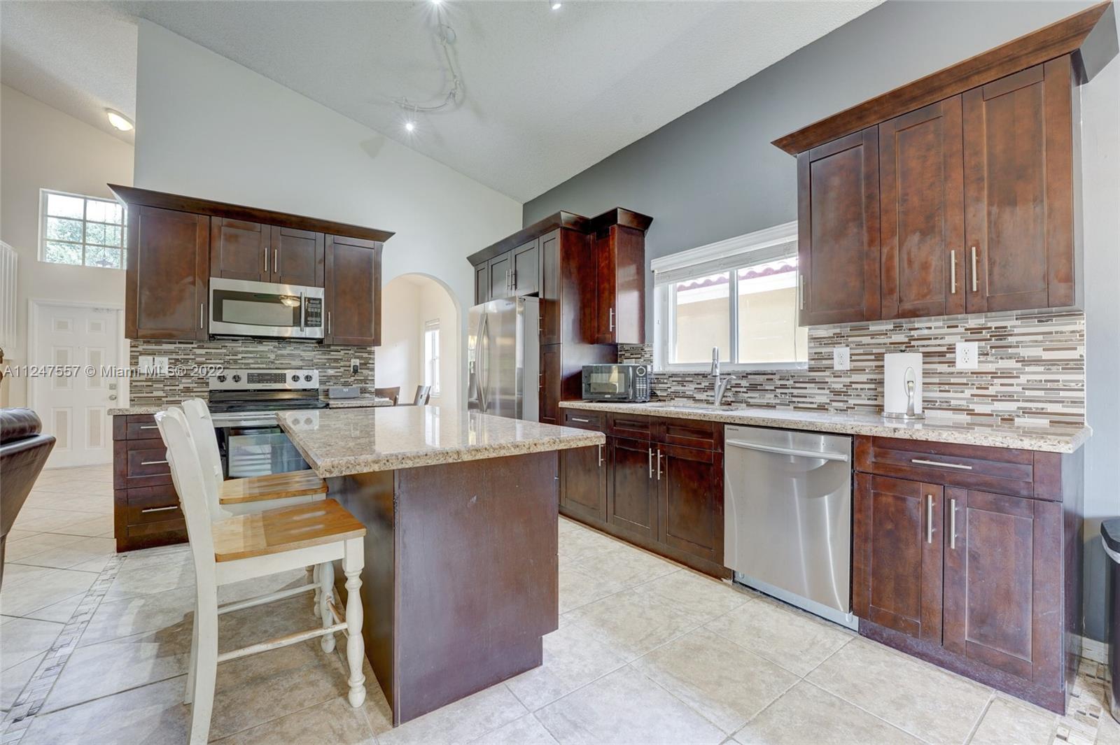 14732 Vista Luna Dr