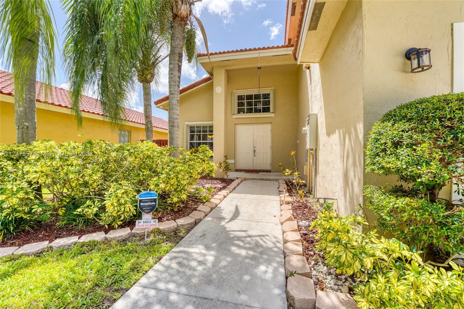 14732 Vista Luna Dr