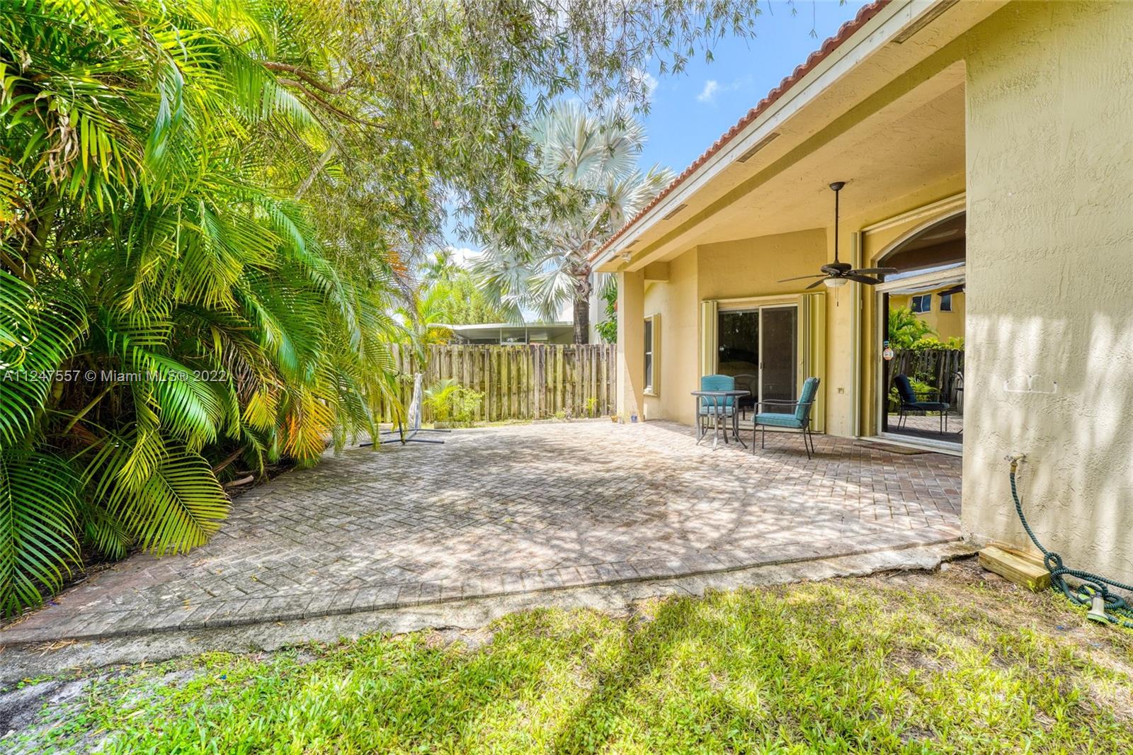 14732 Vista Luna Dr