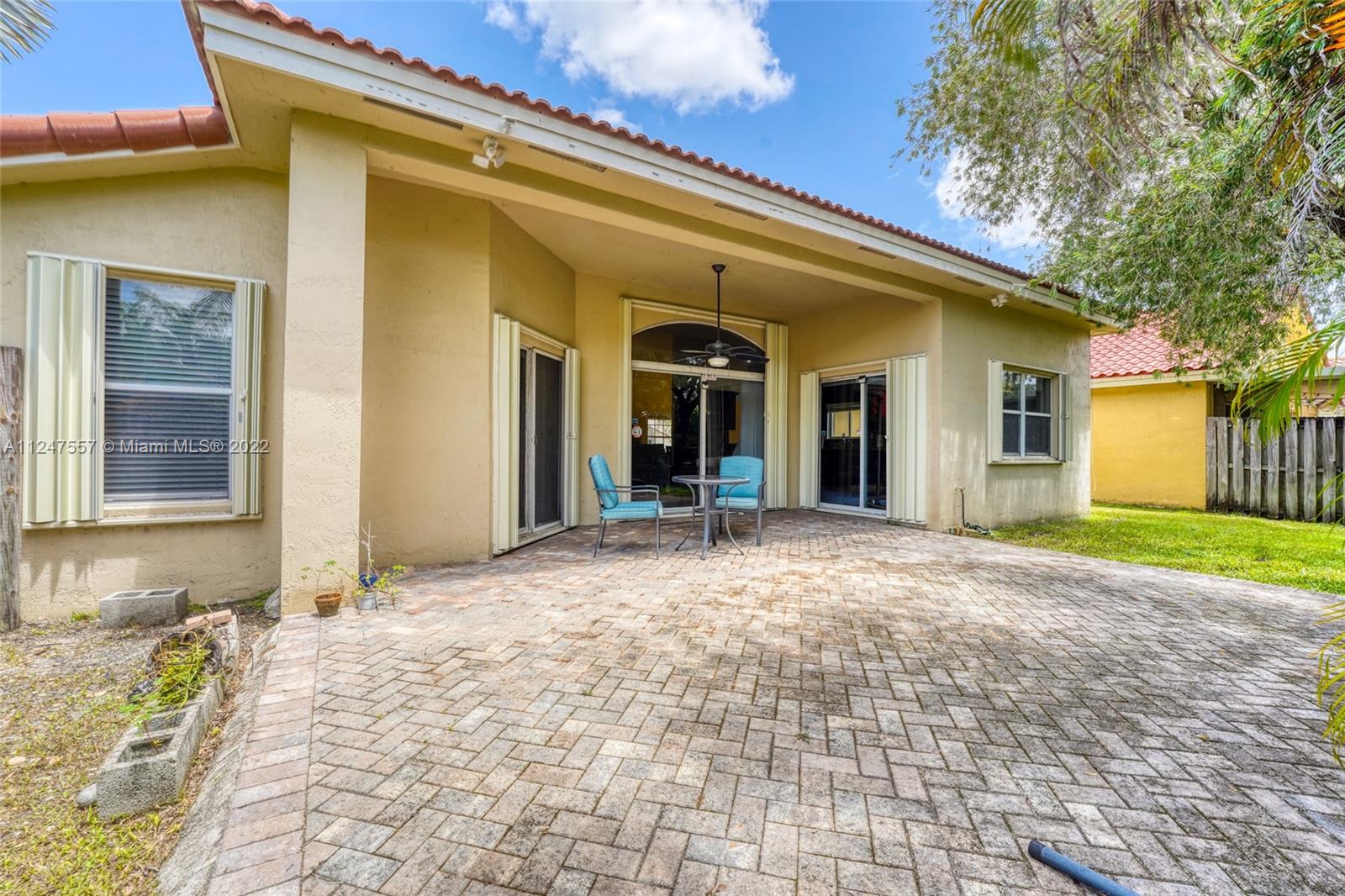 14732 Vista Luna Dr