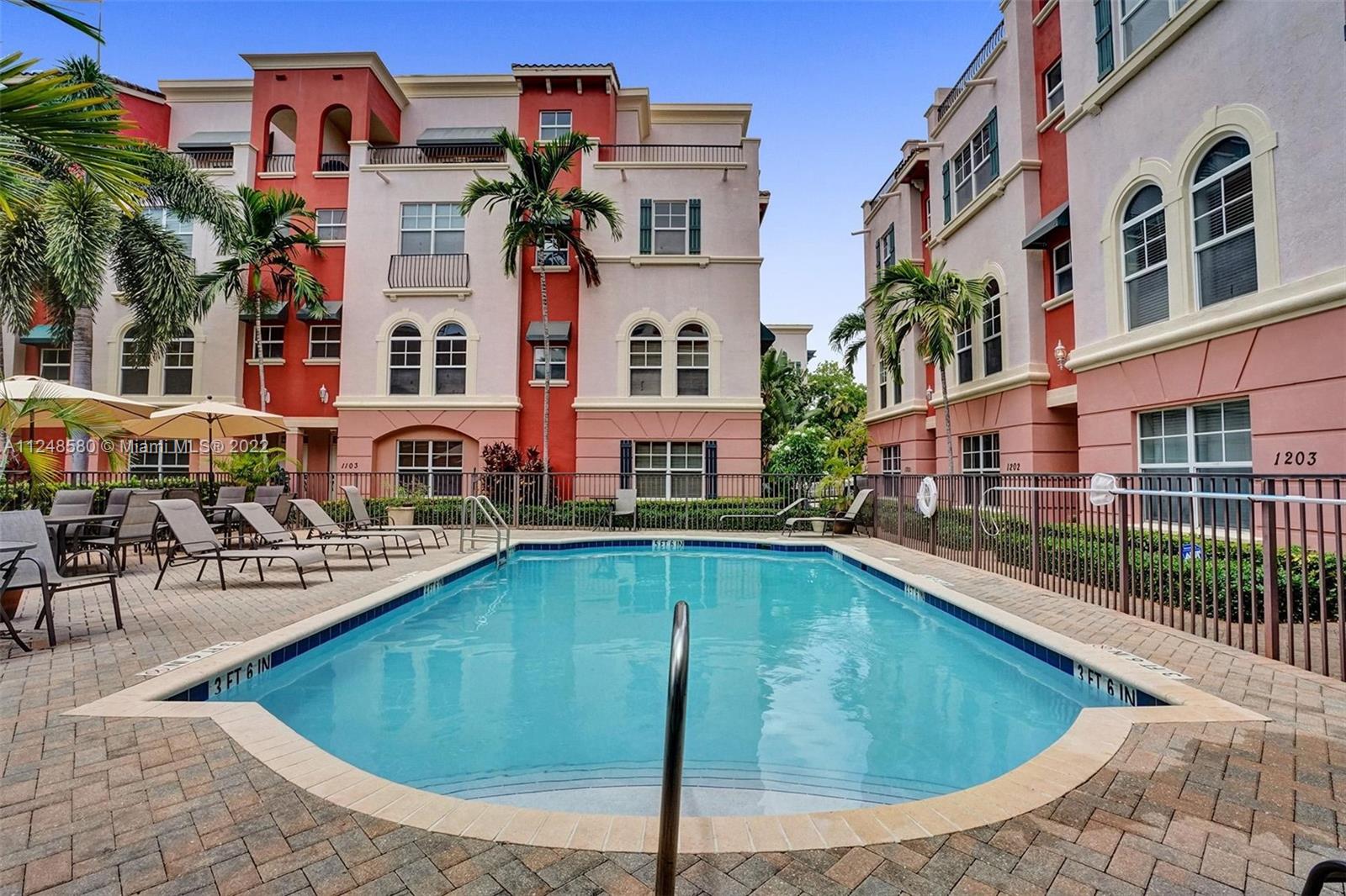 1033 NE 17th Way Unit: 702