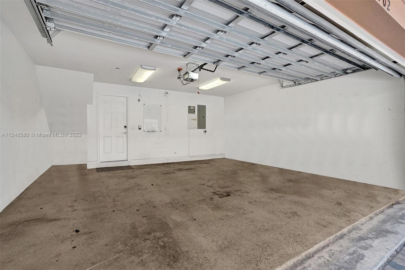 1033 NE 17th Way Unit: 702