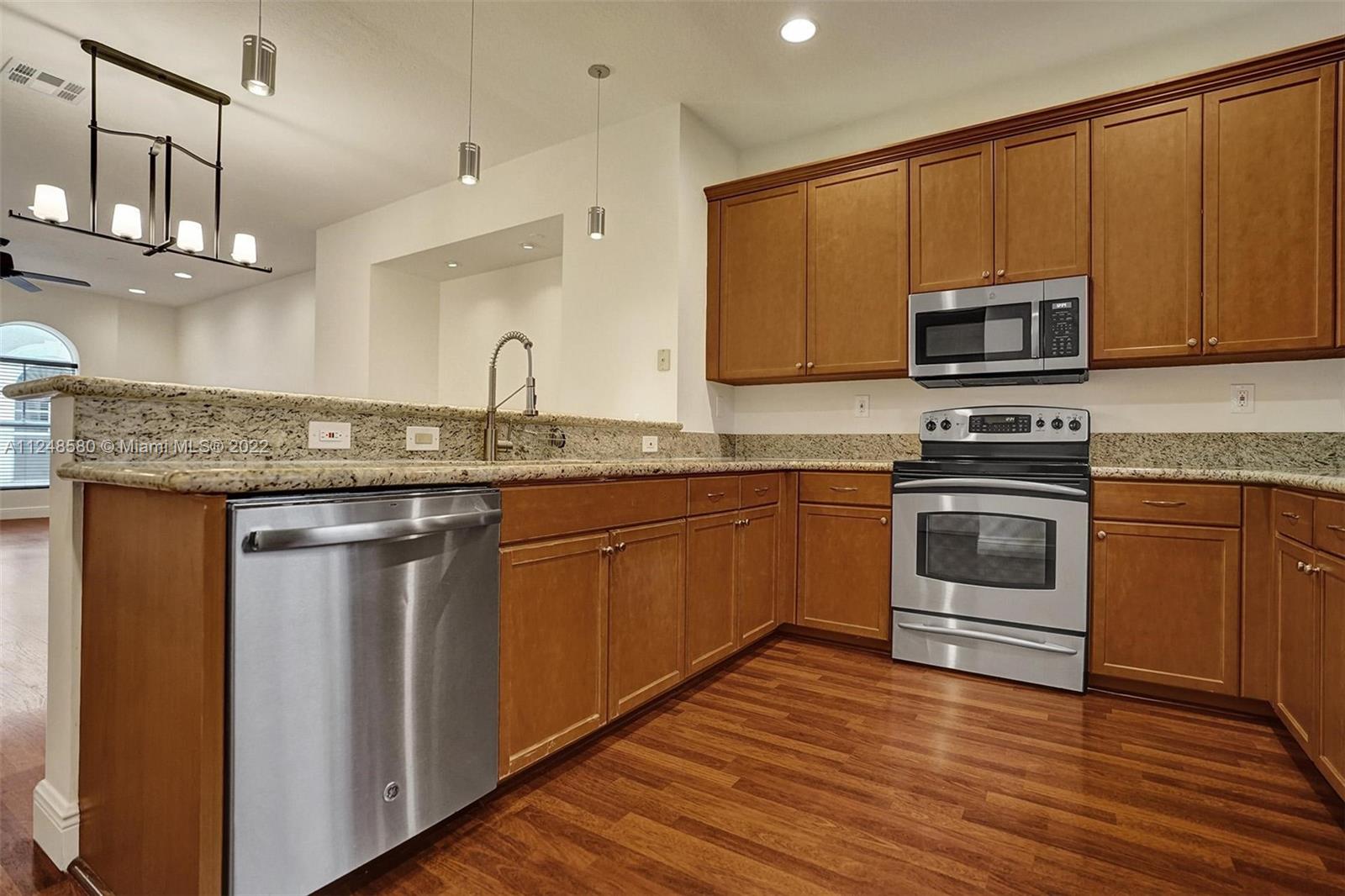 1033 NE 17th Way Unit: 702