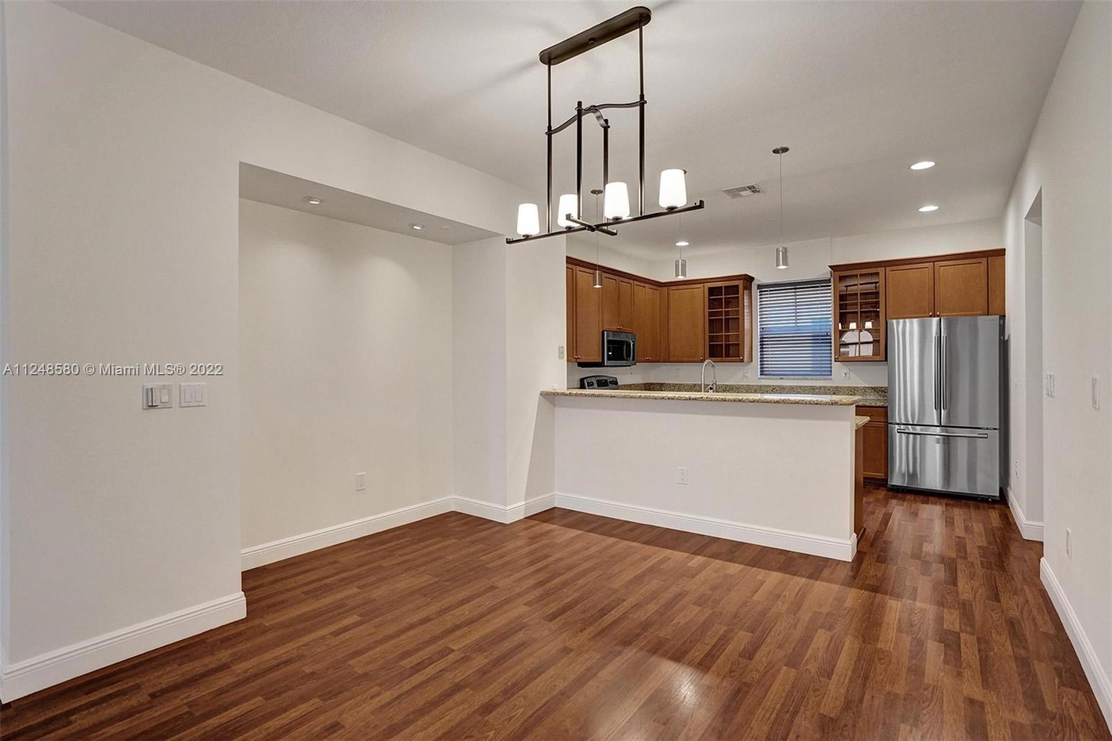 1033 NE 17th Way Unit: 702