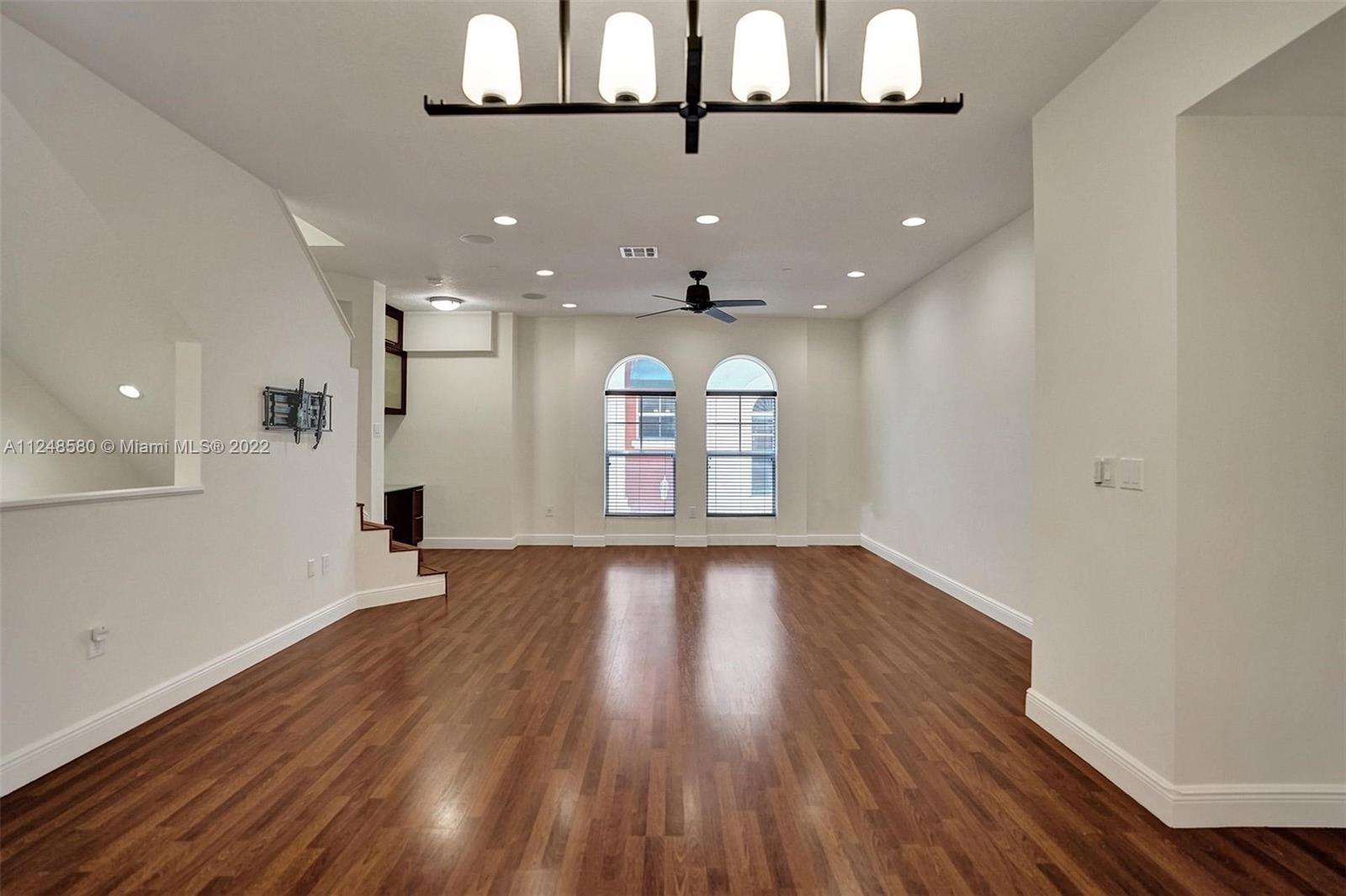 1033 NE 17th Way Unit: 702