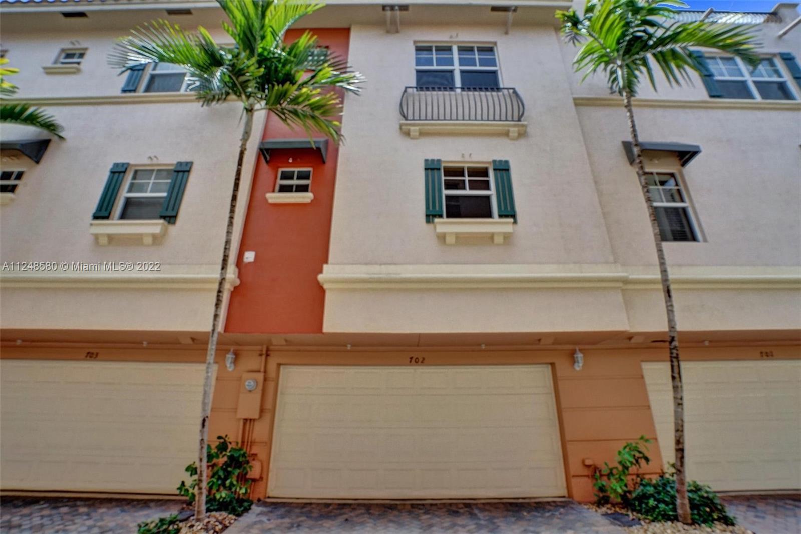 1033 NE 17th Way Unit: 702