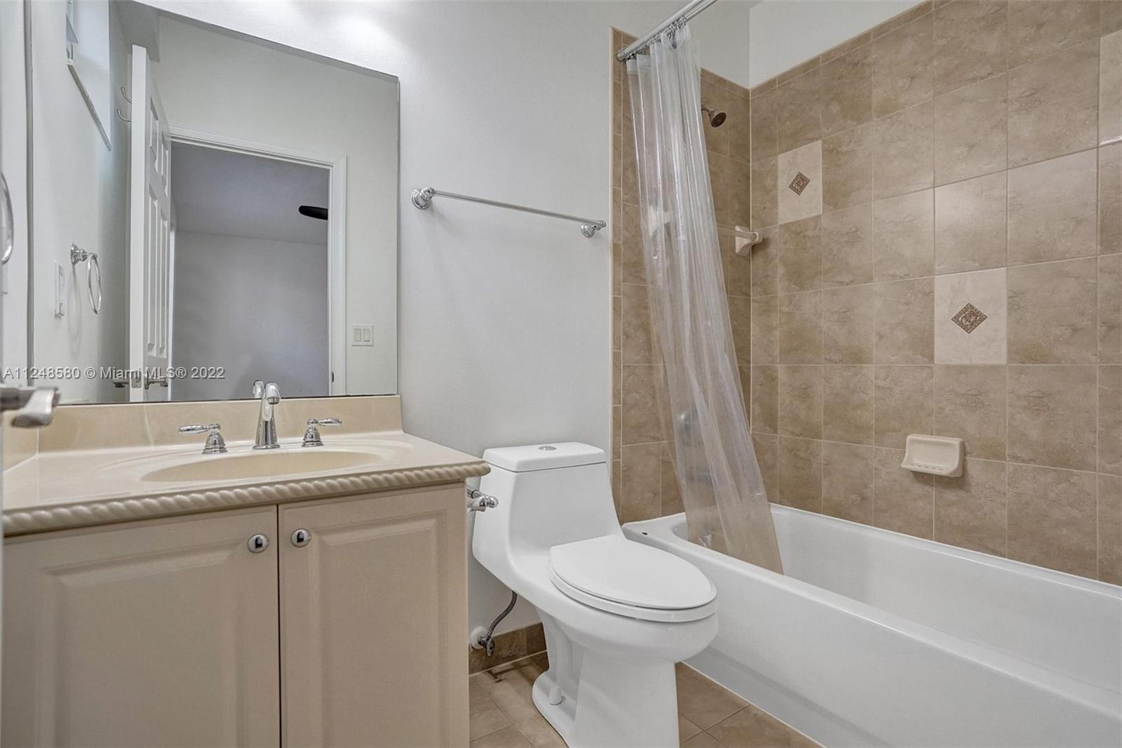 1033 NE 17th Way Unit: 702