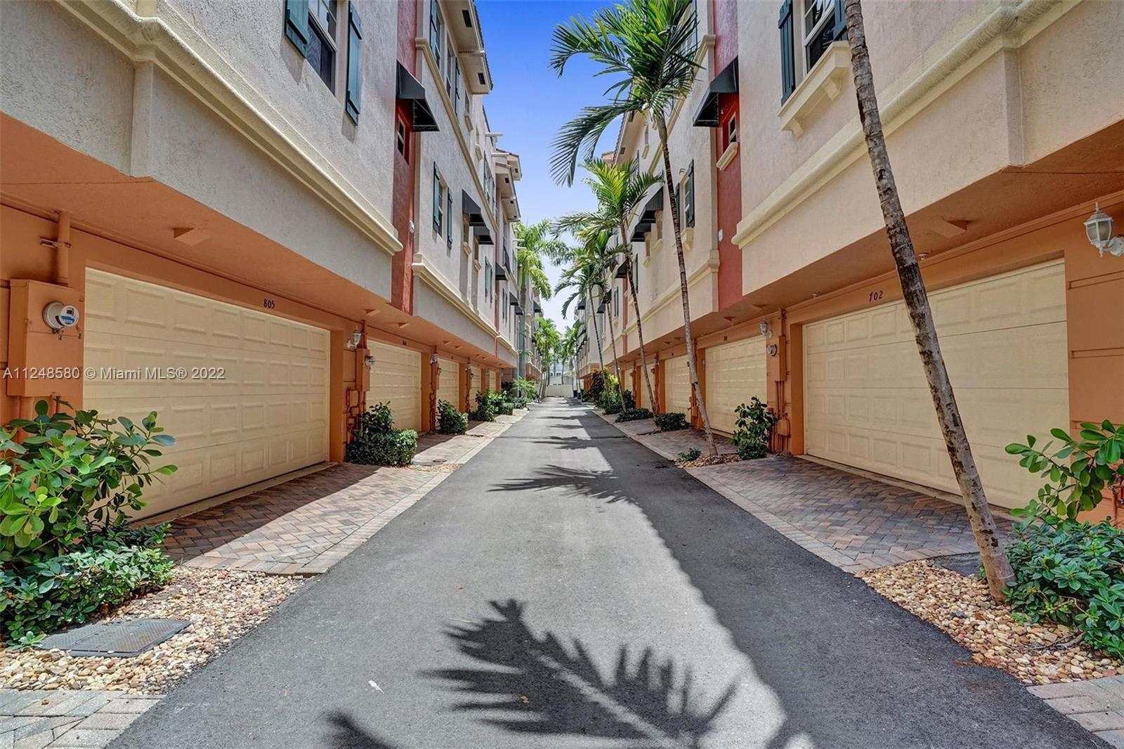 1033 NE 17th Way Unit: 702