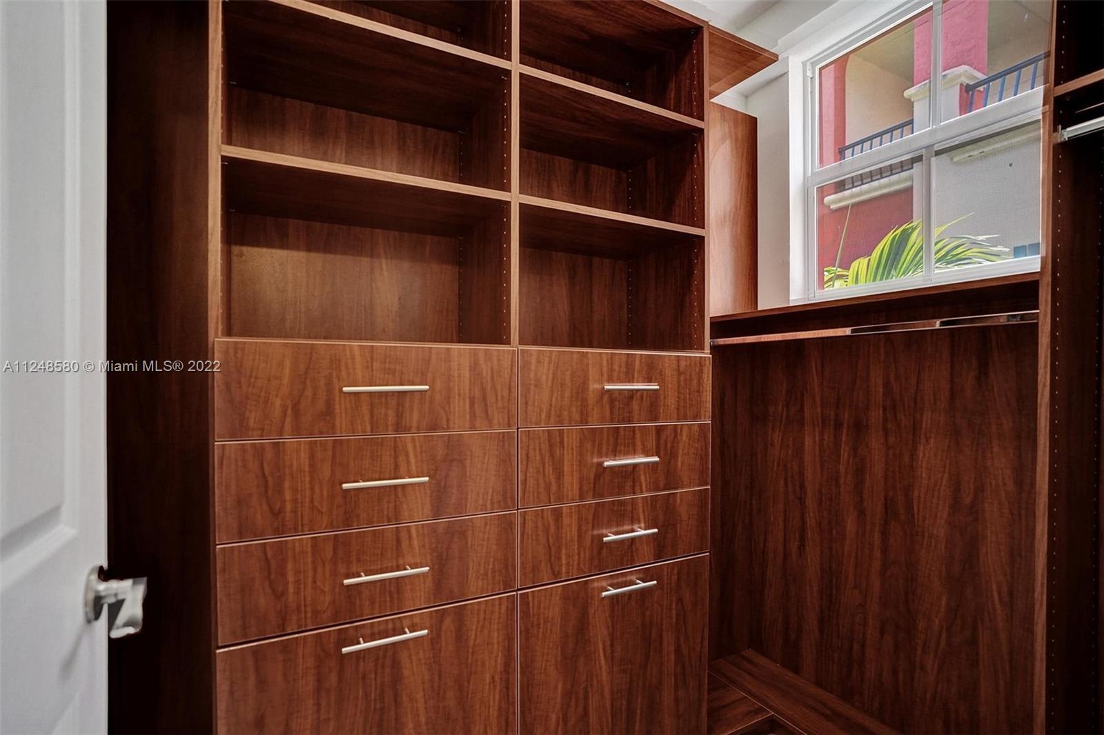 1033 NE 17th Way Unit: 702