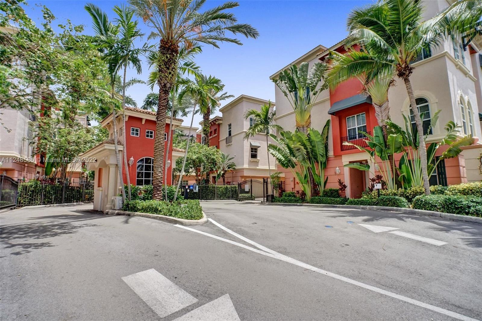 1033 NE 17th Way Unit: 702