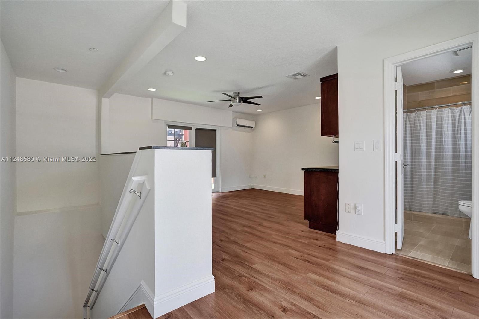 1033 NE 17th Way Unit: 702