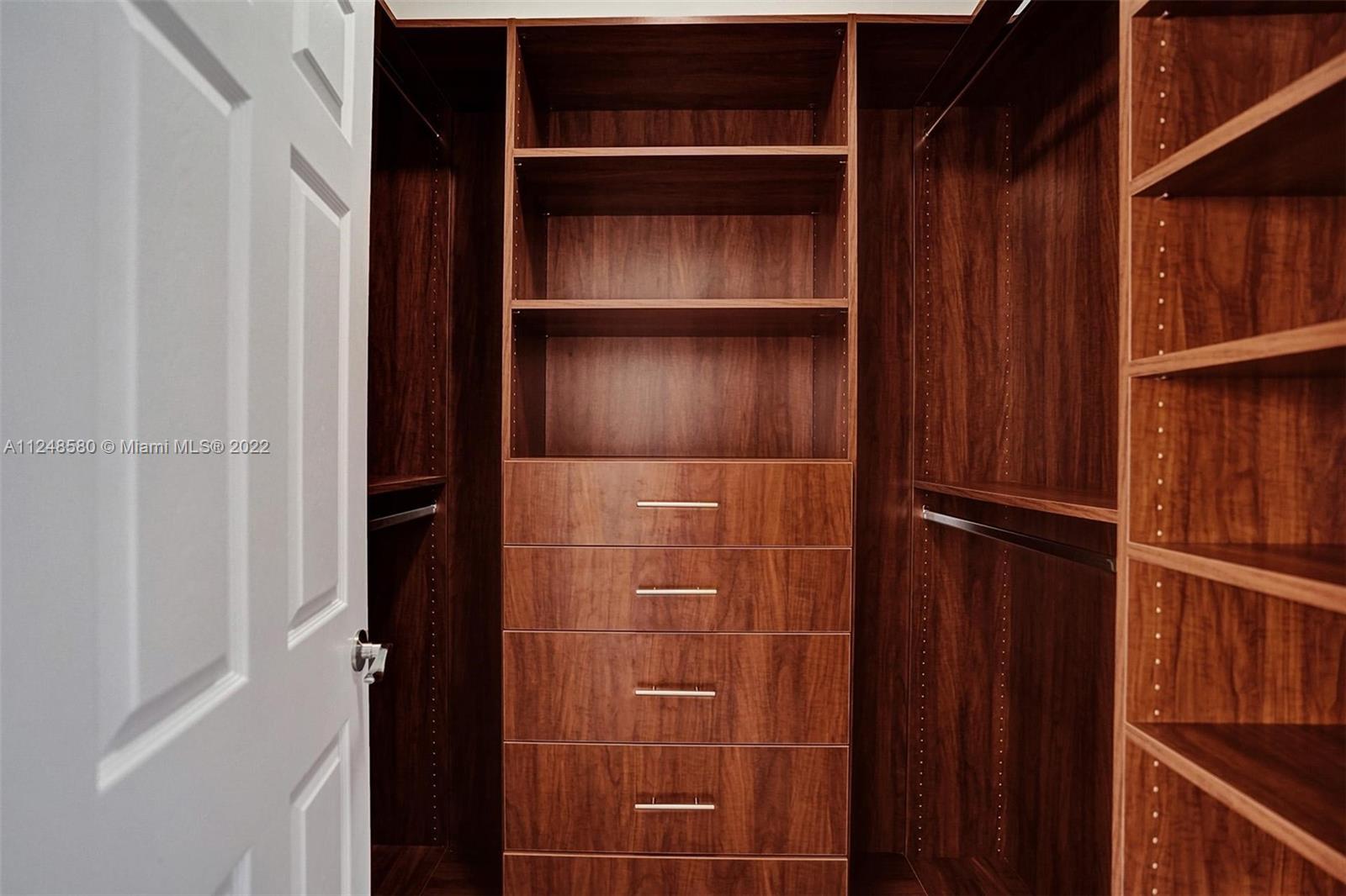 1033 NE 17th Way Unit: 702