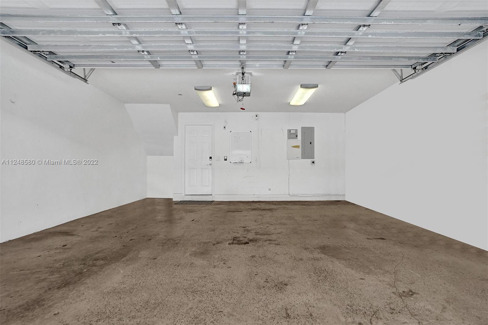 1033 NE 17th Way Unit: 702