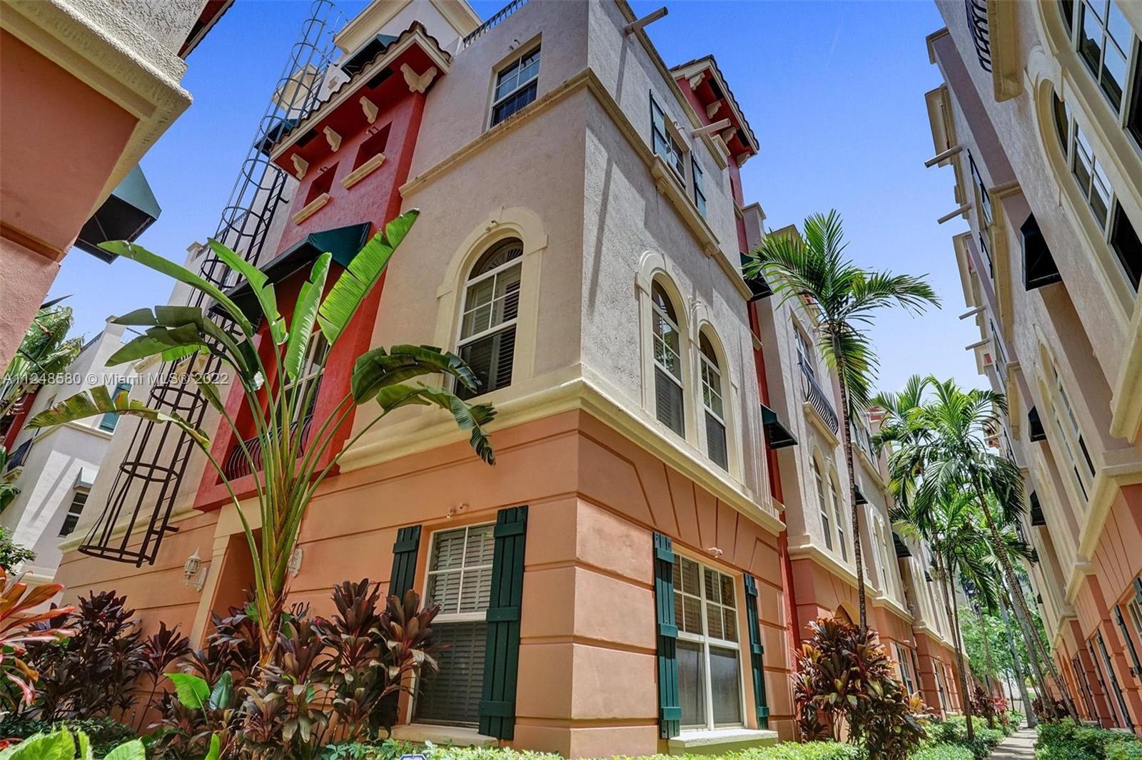 1033 NE 17th Way Unit: 702