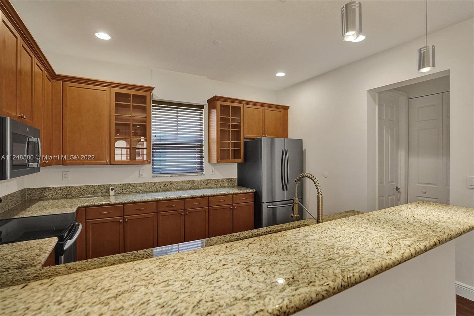1033 NE 17th Way Unit: 702