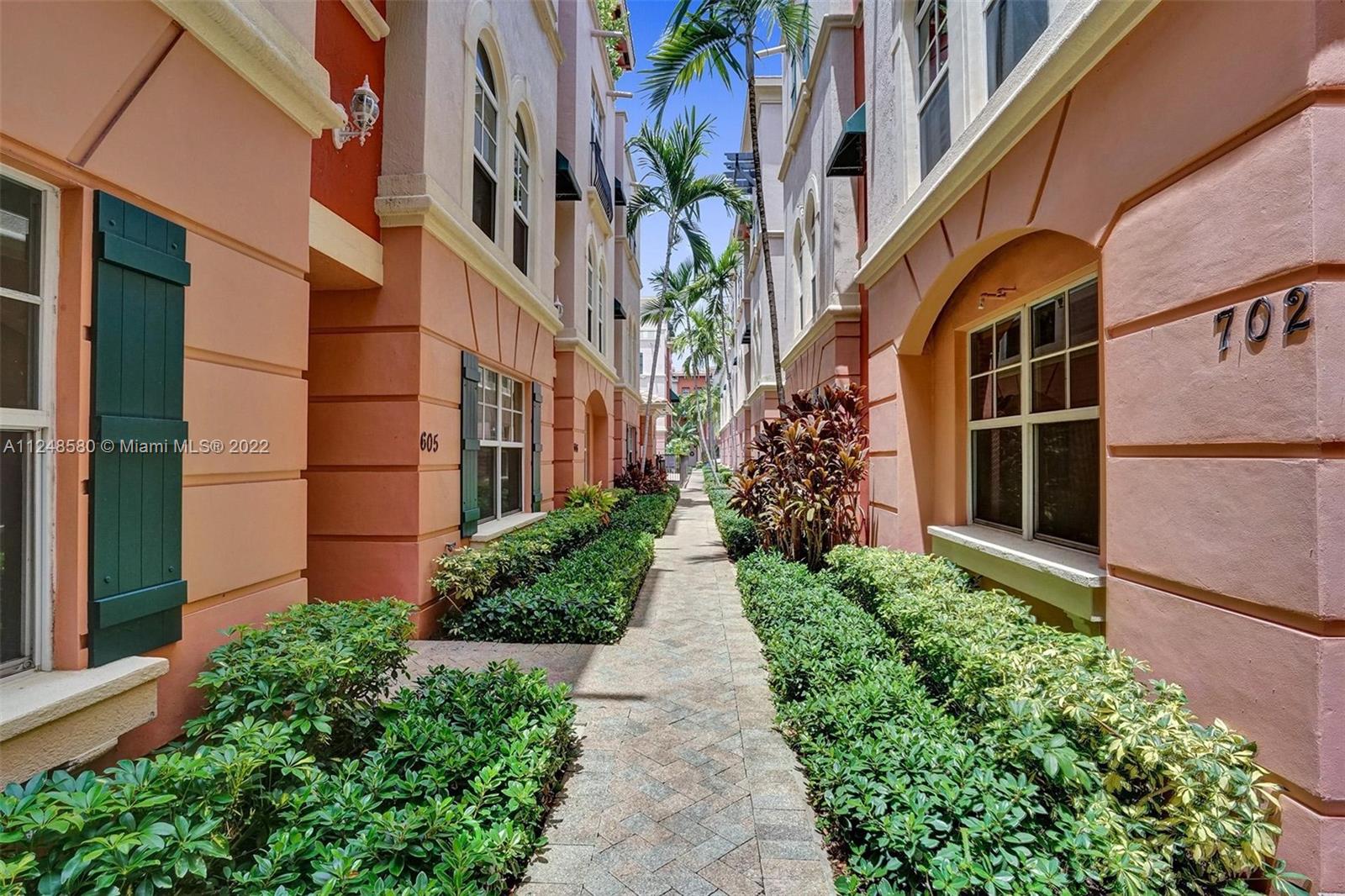 1033 NE 17th Way Unit: 702
