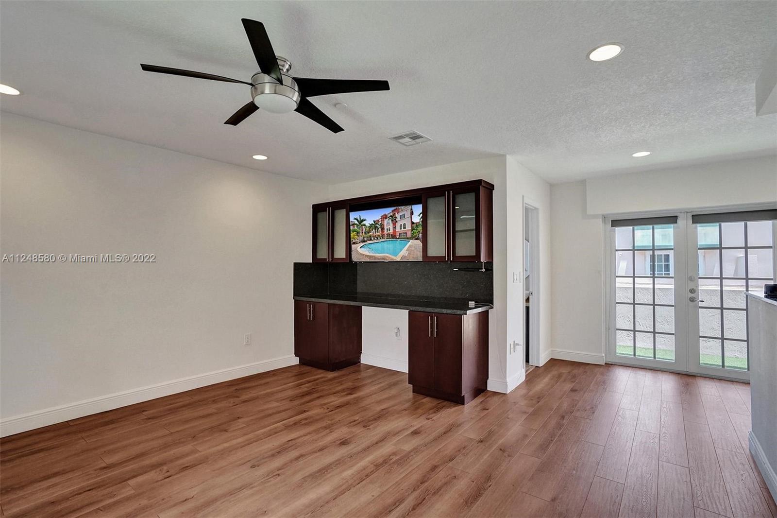 1033 NE 17th Way Unit: 702