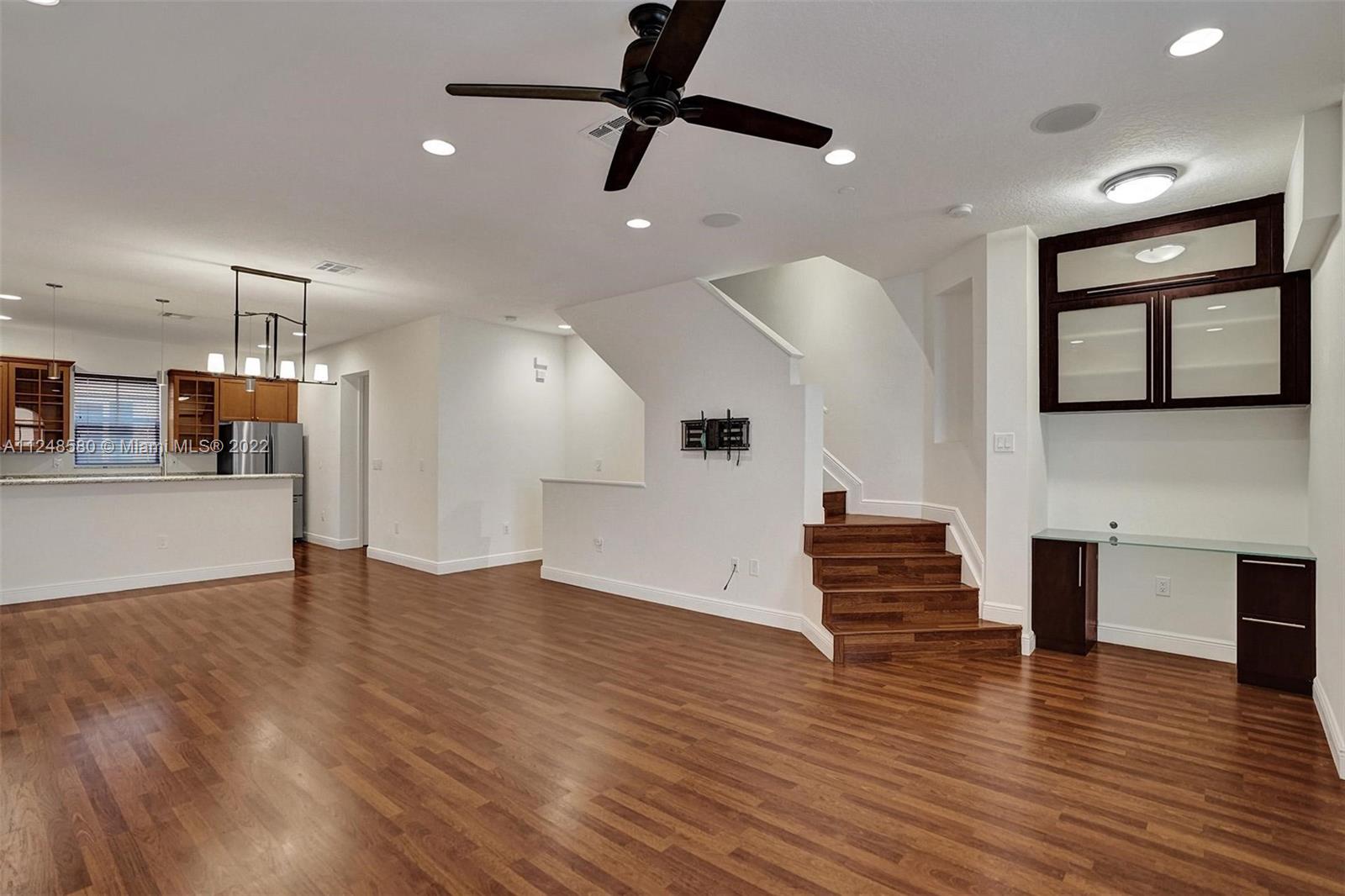 1033 NE 17th Way Unit: 702