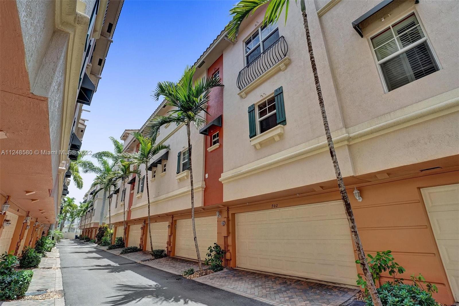 1033 NE 17th Way Unit: 702