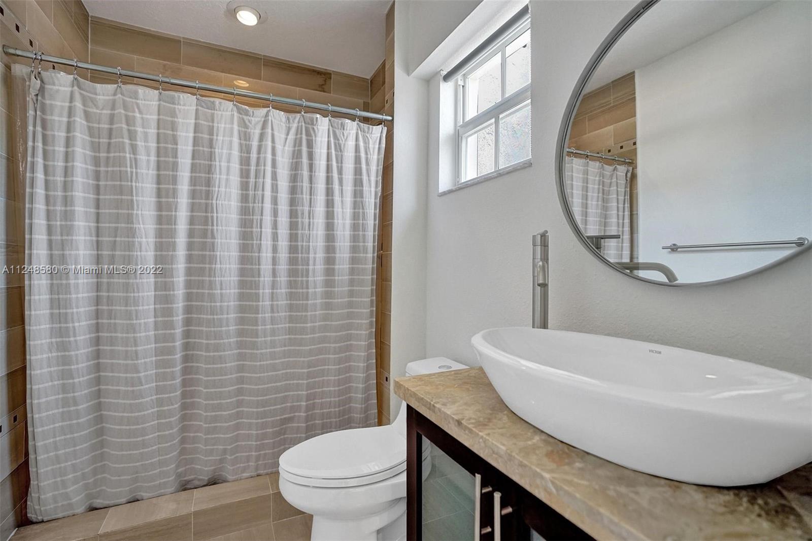 1033 NE 17th Way Unit: 702