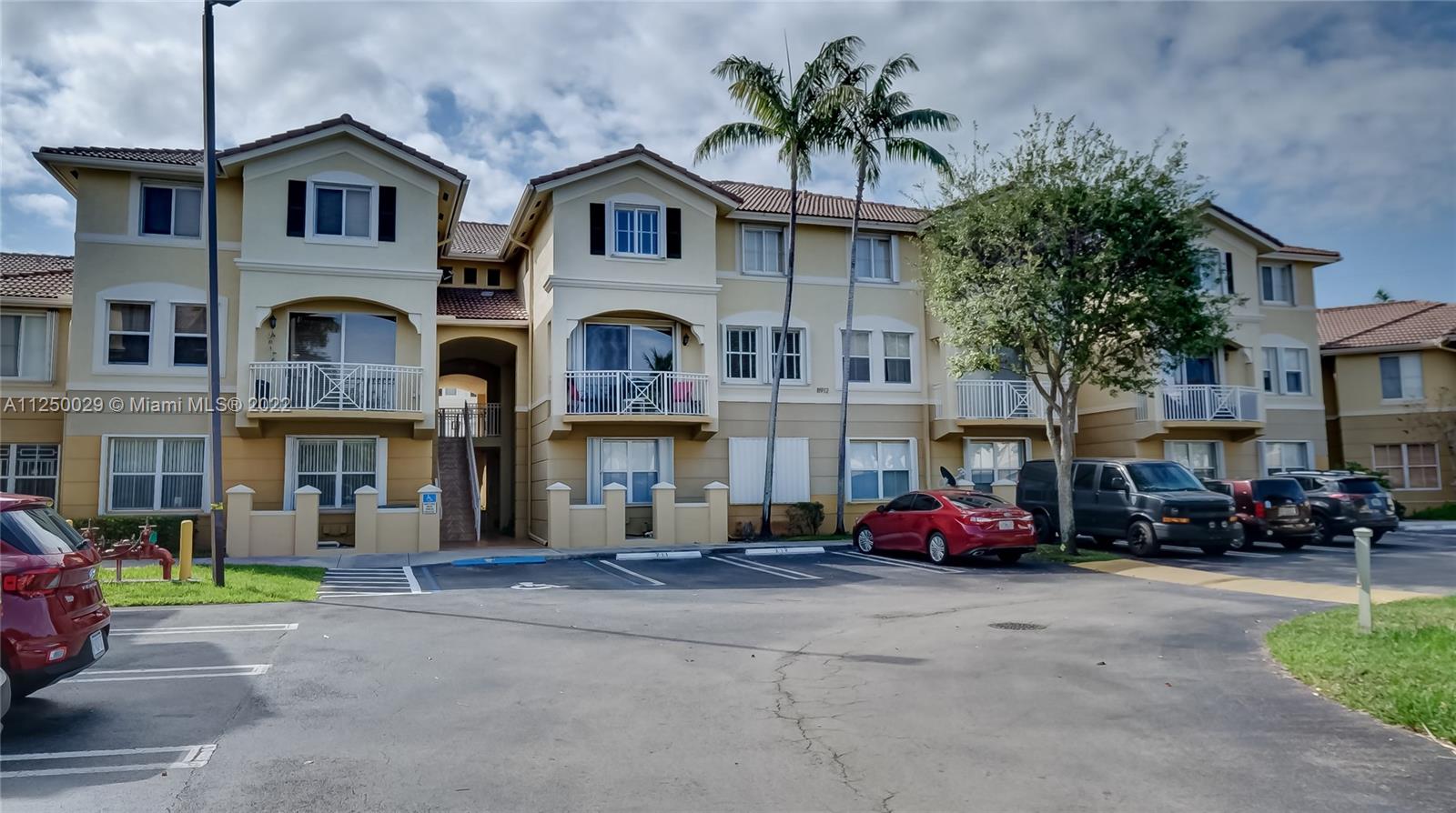 8912 W Flagler St Unit: 212