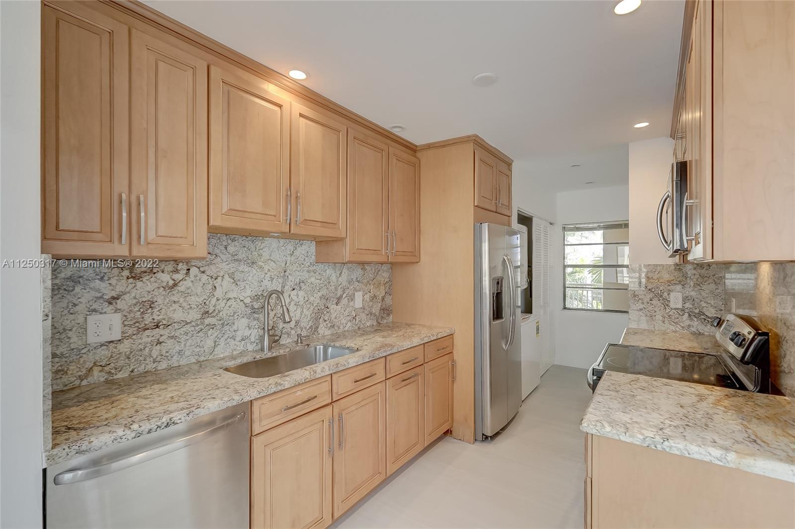 3100 NE 48th St Unit: 306